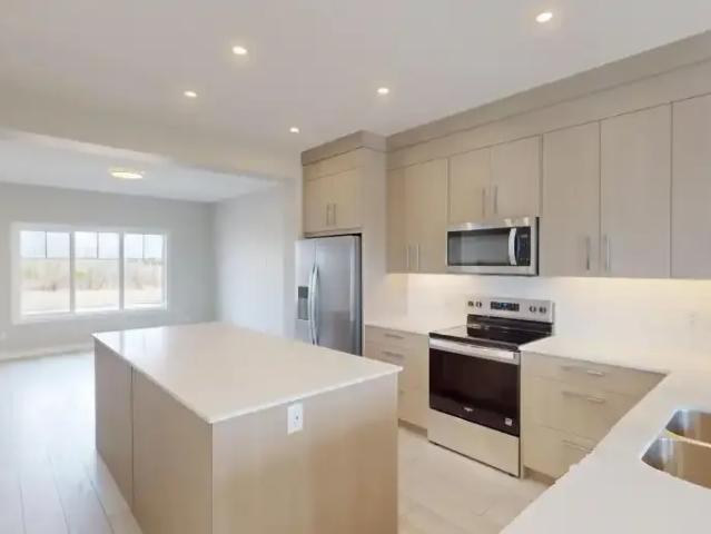 For Rent 4 Bedroom Condo Calgary AB DS102846570