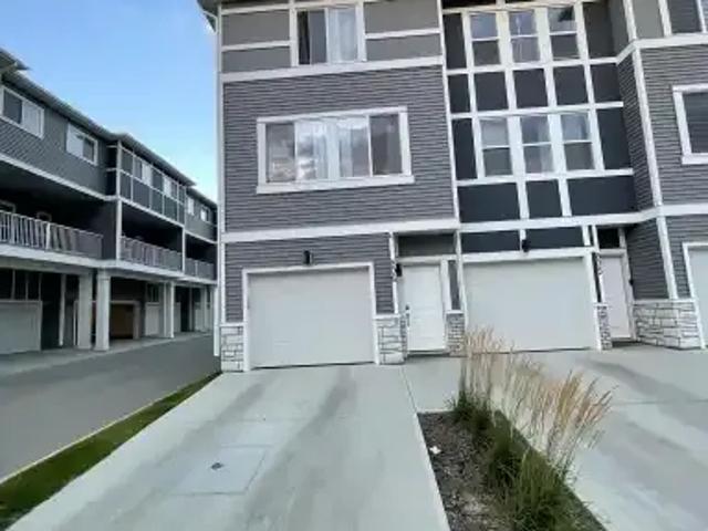 For Rent 4 Bedroom Condo Chestermere AB DS104470799