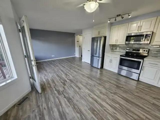 For Rent 4 Bedroom Condo Edmonton AB DS103611701