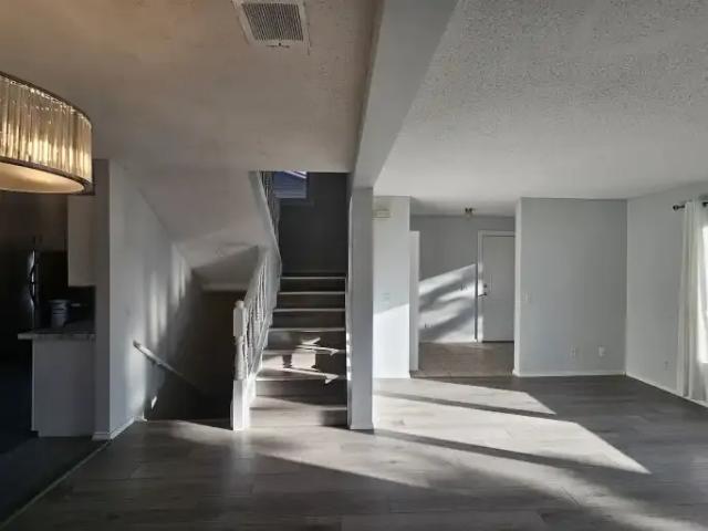 For Rent 4 Bedroom Apartment Calgary AB DLS102467826