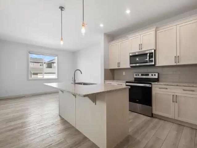 For Rent 4 Bedroom Apartment Calgary AB DS101441504