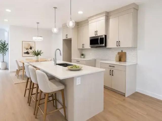 For Rent 4 Bedroom Apartment Calgary AB DS101773502