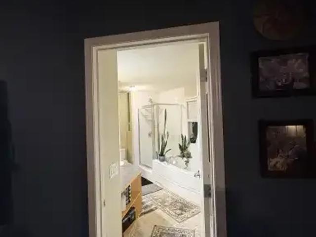 For Rent 4 Bedroom Apartment Calgary AB DS104782737