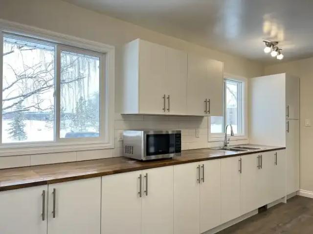 For Rent 4 Bedroom Apartment Calgary AB DS104180528