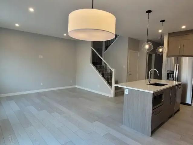 For Rent 4 Bedroom Apartment Calgary AB DS104181048