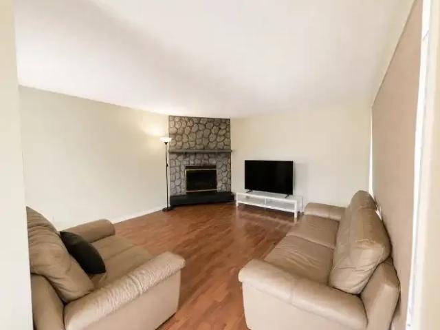 For Rent 4 Bedroom Apartment Calgary AB DS104182940