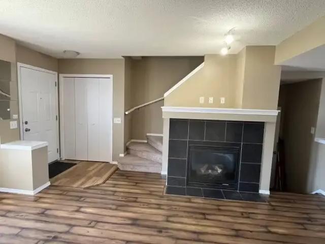 For Rent 4 Bedroom Apartment Calgary AB DS104256910