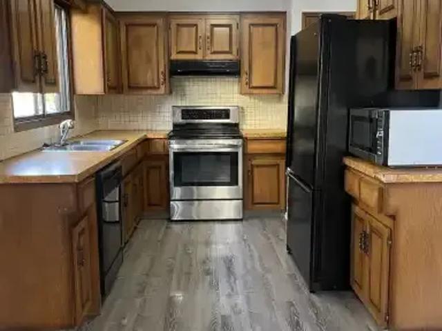 For Rent 4 Bedroom Apartment Calgary AB DS105071896