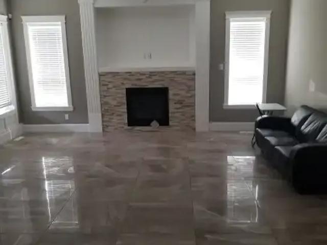 For Rent 4 Bedroom Apartment Delta BC DS104106570