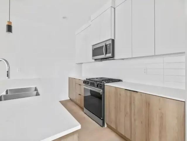 For Rent 4 Bedroom Apartment Edmonton AB DS102434446