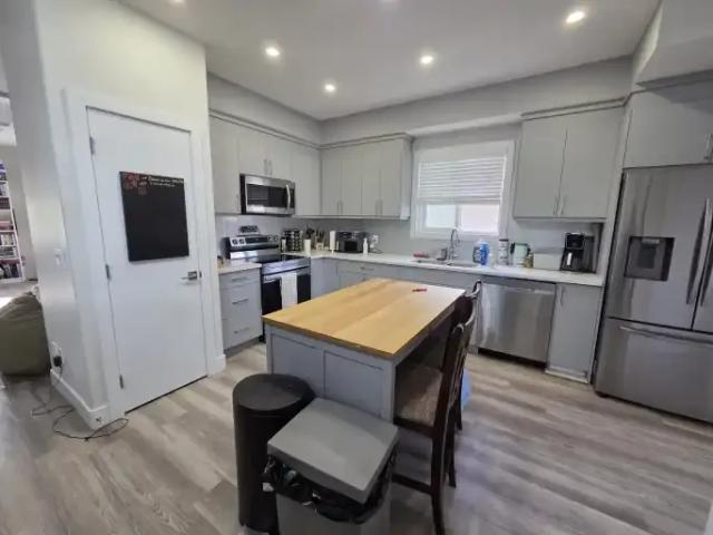 For Rent 4 Bedroom Apartment Edmonton AB DS103611656