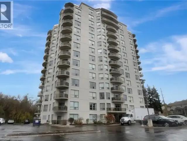 For Rent 4 Bedroom Apartment Waterloo ON DS104000284