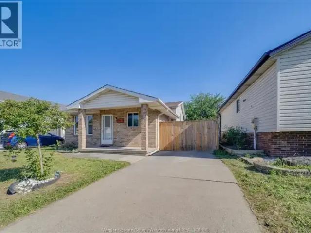 For Rent 4 Bedroom Apartment Windsor ON DS104888797