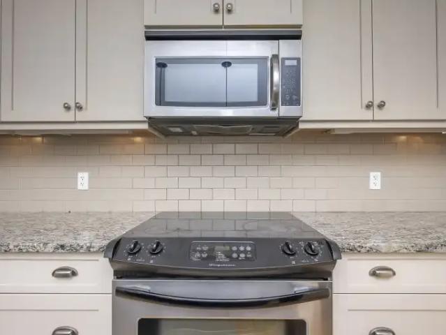 For Rent 4 Bedroom House Calgary AB DLS104972437