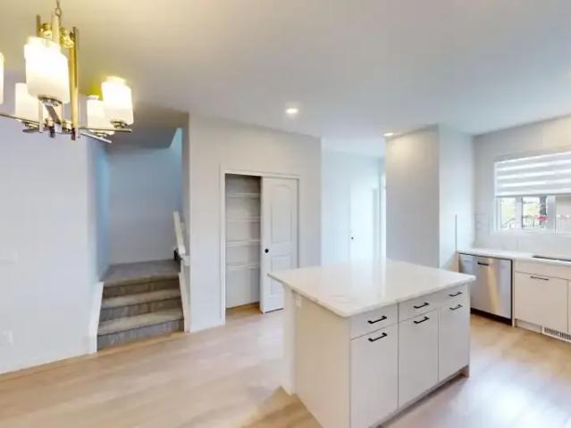 For Rent 4 Bedroom House Calgary AB DS103151670