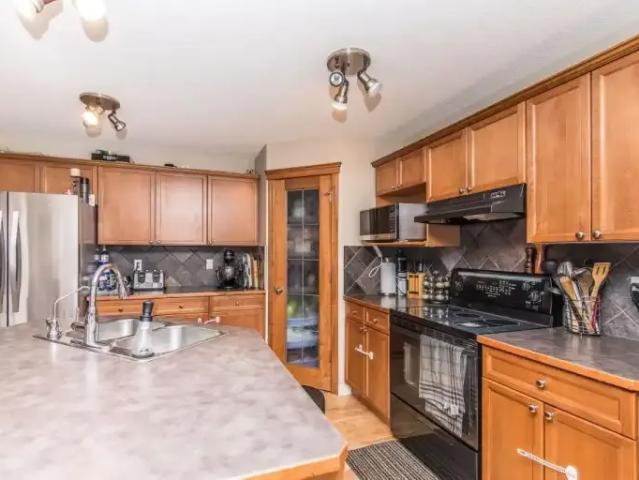 For Rent 4 Bedroom House Calgary AB DS103739968