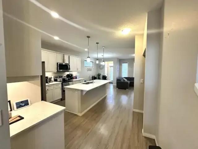 For Rent 4 Bedroom House Calgary AB DS104178777
