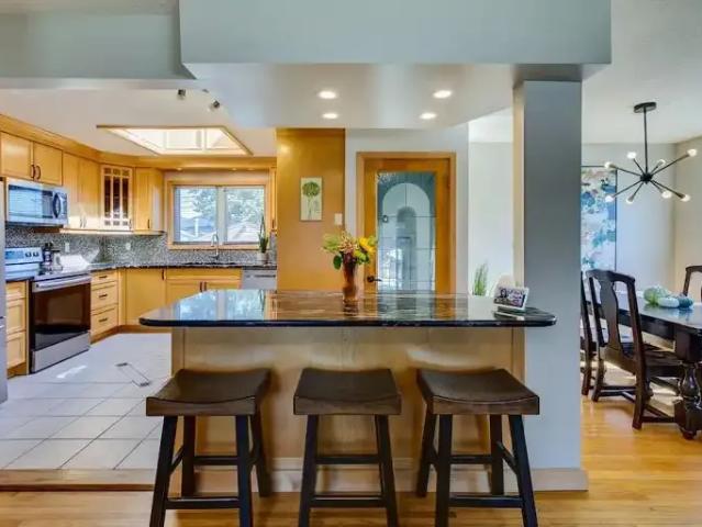 For Rent 4 Bedroom House Calgary AB DS104181101