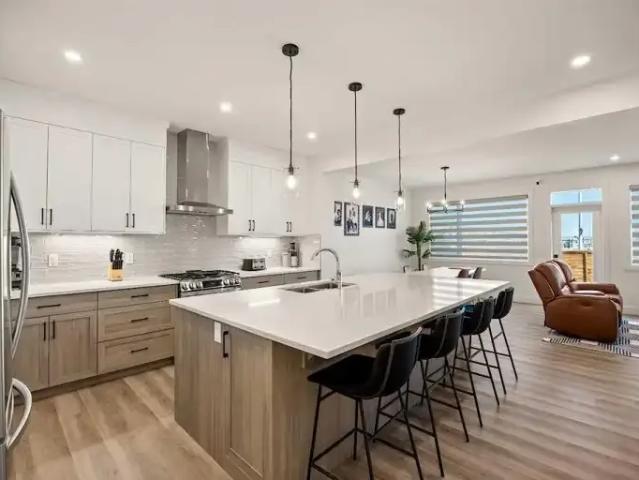 For Rent 4 Bedroom House Calgary AB DS104181404