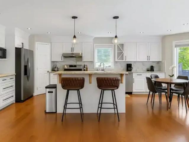 For Rent 4 Bedroom House Calgary AB DS104181501