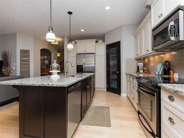 For Rent 4 Bedroom House Calgary AB DS104183049