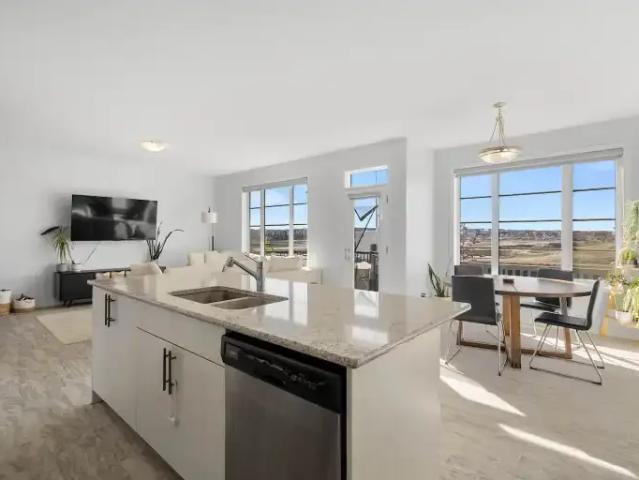 For Rent 4 Bedroom House Calgary AB DS104322387