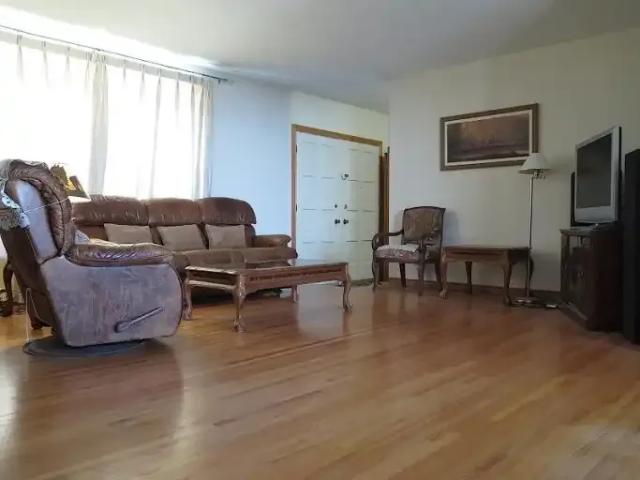 For Rent 4 Bedroom House Calgary AB DS104638305