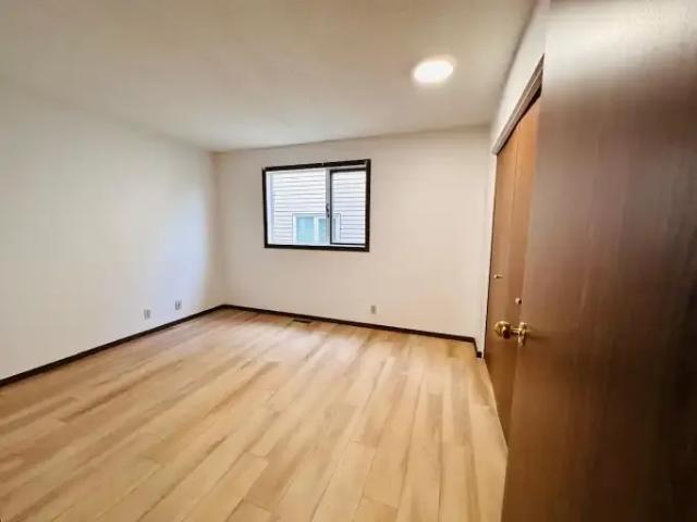 For Rent 4 Bedroom House Calgary AB DS105150572