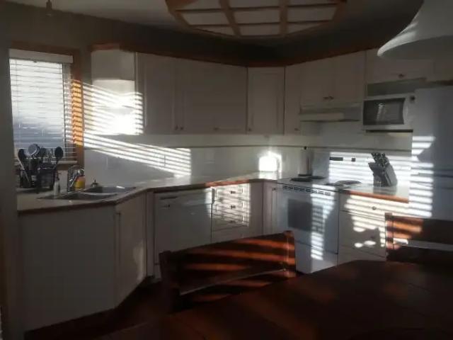 For Rent 4 Bedroom House Calgary AB DS105167393