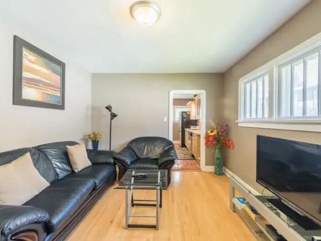 For Rent 4 Bedroom House Calgary AB DS105110822