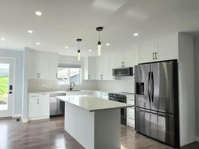 For Rent 4 Bedroom House Airdrie AB DS103355269