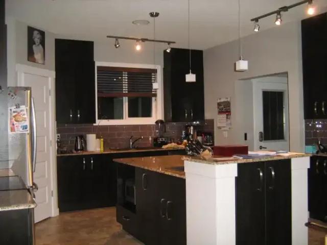 For Rent 4 Bedroom House Airdrie AB DS105087752