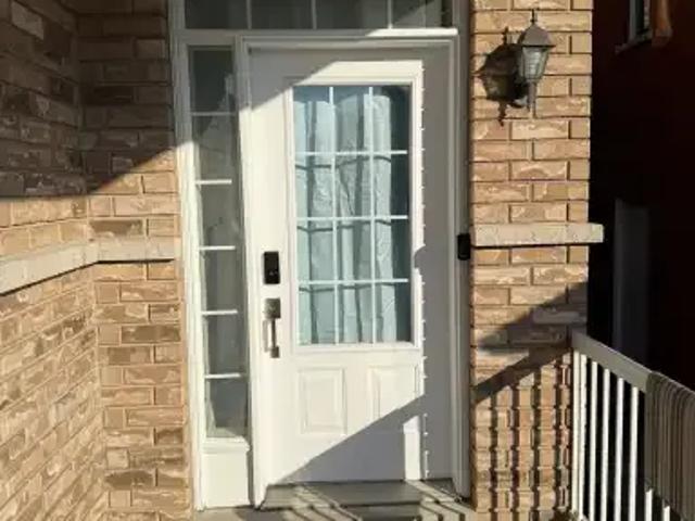 For Rent 4 Bedroom House Brampton ON DS102701332