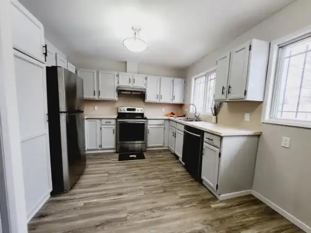 For Rent 4 Bedroom House Edmonton AB DS103118835