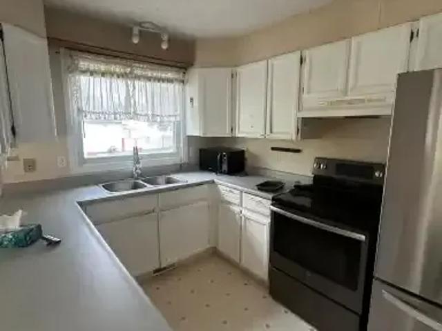 For Rent 4 Bedroom House Edmonton AB DS104940261
