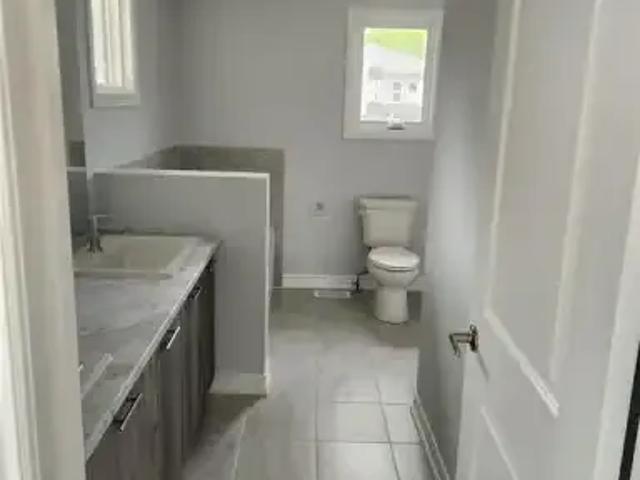 For Rent 4 Bedroom House Fort Erie ON DS104563621