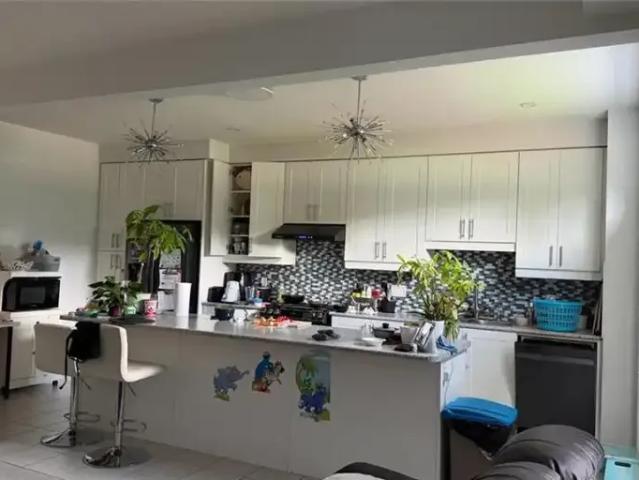 For Rent 4 Bedroom House Kitchener ON DS104257458
