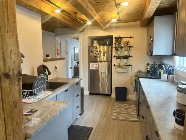 For Rent 4 Bedroom House Kingston ON DS99720270