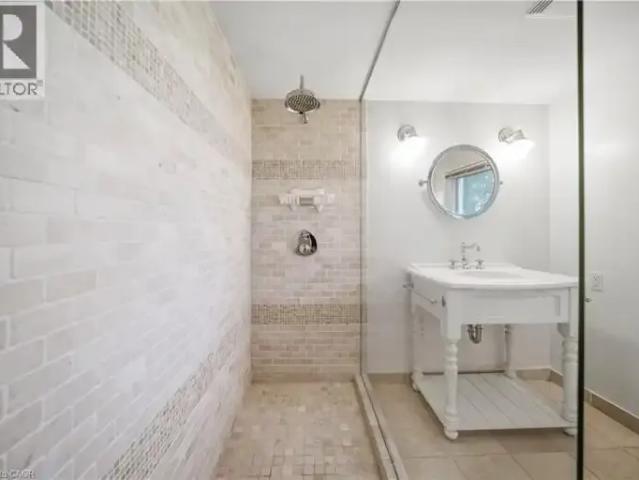 For Rent 4 Bedroom House Oakville ON DS100444146