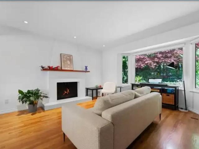 For Rent 4 Bedroom House North Vancouver BC DS104972455