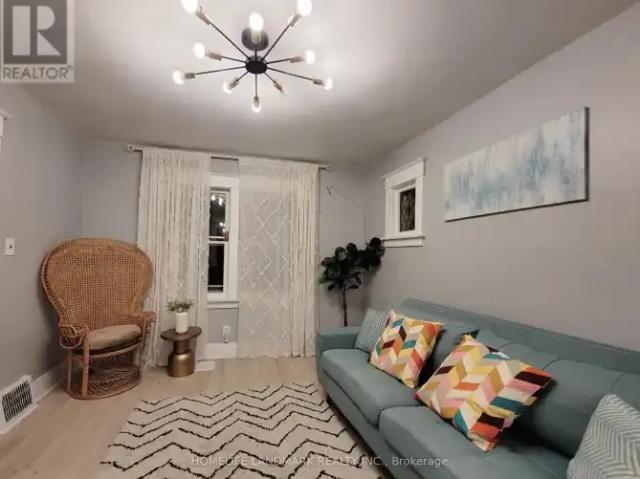 For Rent 4 Bedroom House Niagara Falls ON DS105118979
