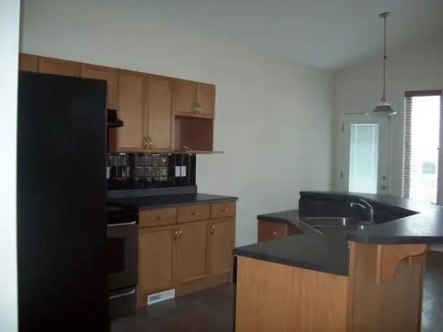 For Rent 4 Bedroom House Sherwood Park AB DLS105281841