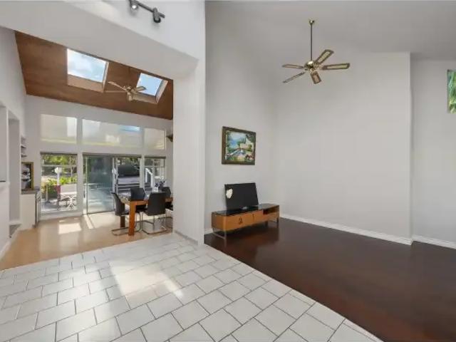 For Rent 4 Bedroom House Surrey BC DS101476157