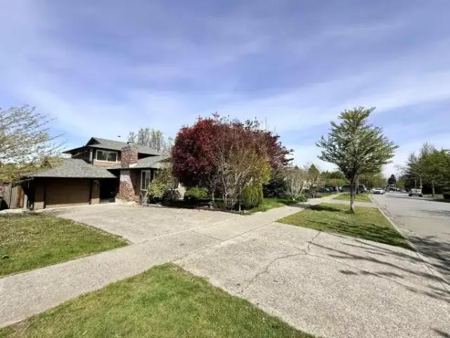For Rent 4 Bedroom House Surrey BC DS101476167