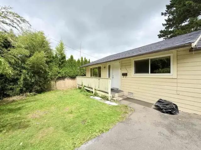 For Rent 4 Bedroom House Surrey BC DS103740072