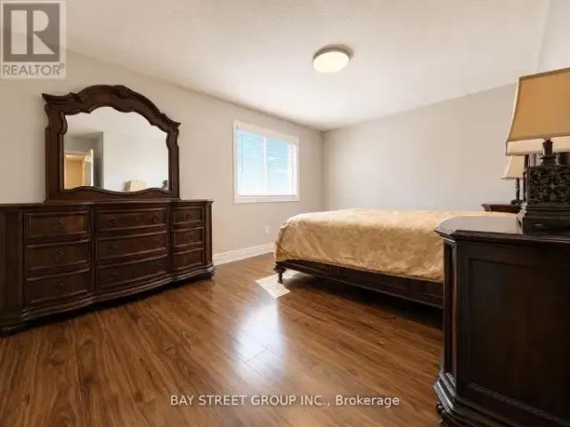 For Rent 4 Bedroom House Richmond Hill ON DS102915327