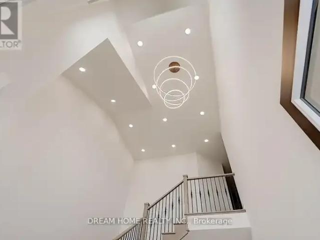 For Rent 4 Bedroom House Richmond Hill ON DS103840375