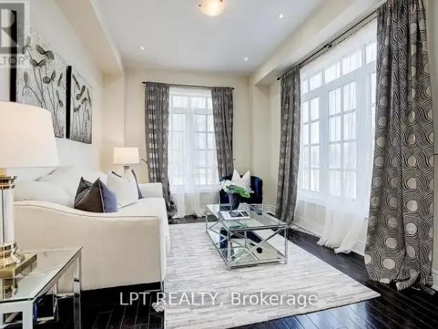 For Rent 4 Bedroom House Richmond Hill ON DS104711658