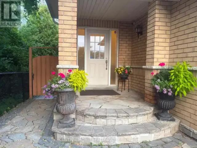 For Rent 4 Bedroom House Richmond Hill ON DS105186089