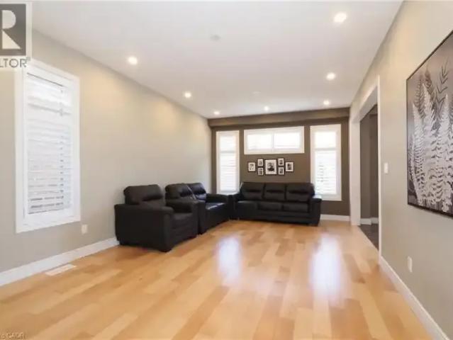 For Rent 4 Bedroom House Waterloo ON DS102847485